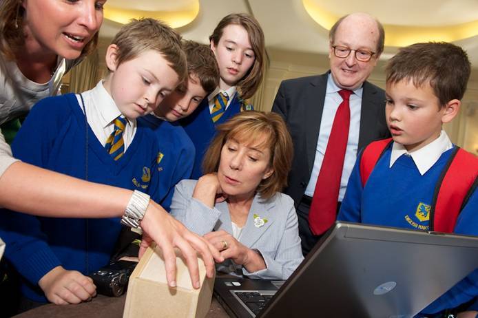 Zoe Wanamaker and Total Chairman Patrice de Vivies with children from English Martyrs' RC Primary School