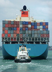 Container ship © John Parkinson CC BY-ND 2.0